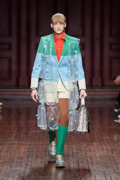 Look 22